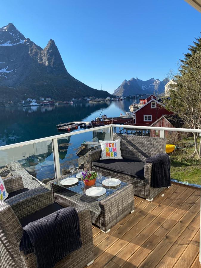 Reine Retro Villa - Cozy Villa With A Fantastic View Екстериор снимка