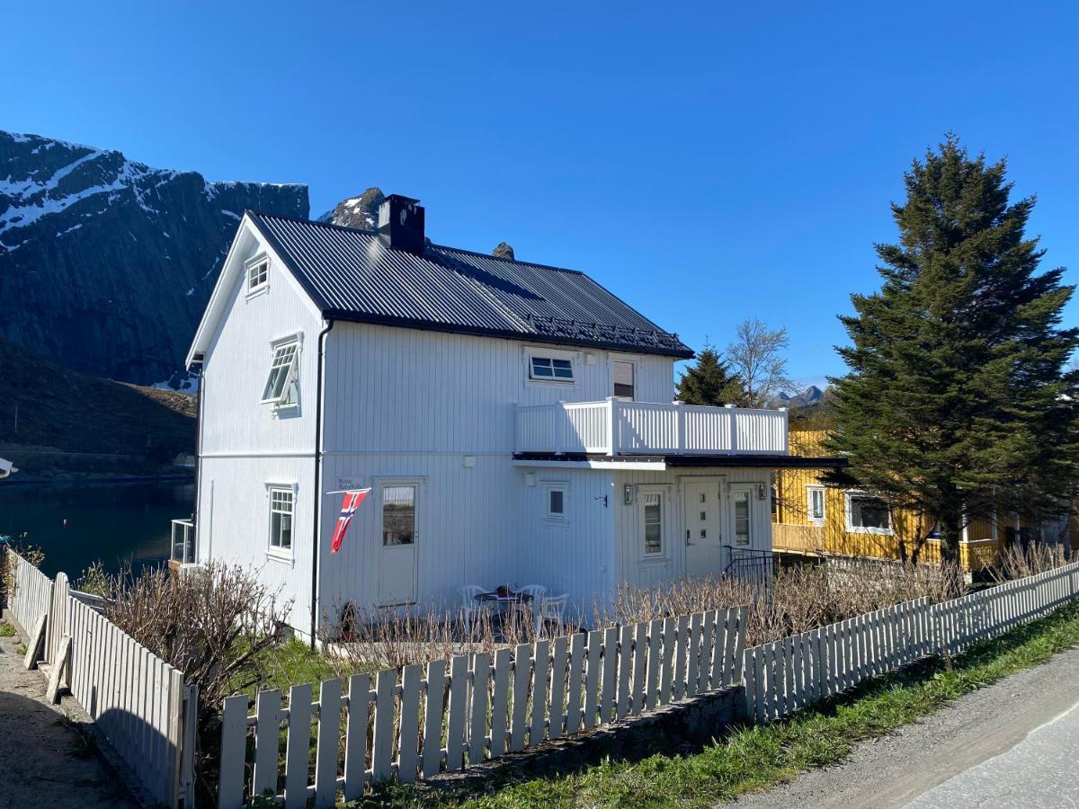 Reine Retro Villa - Cozy Villa With A Fantastic View Екстериор снимка
