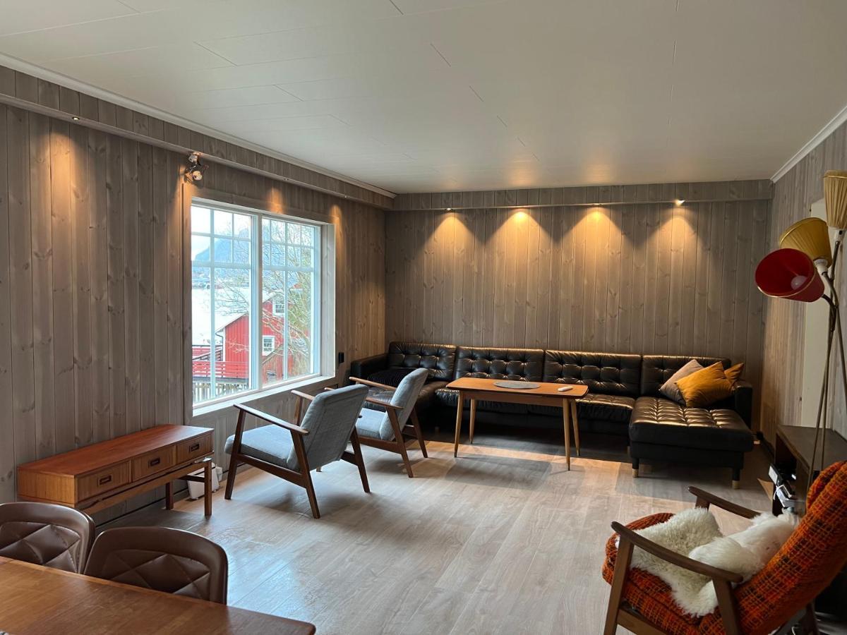 Reine Retro Villa - Cozy Villa With A Fantastic View Екстериор снимка