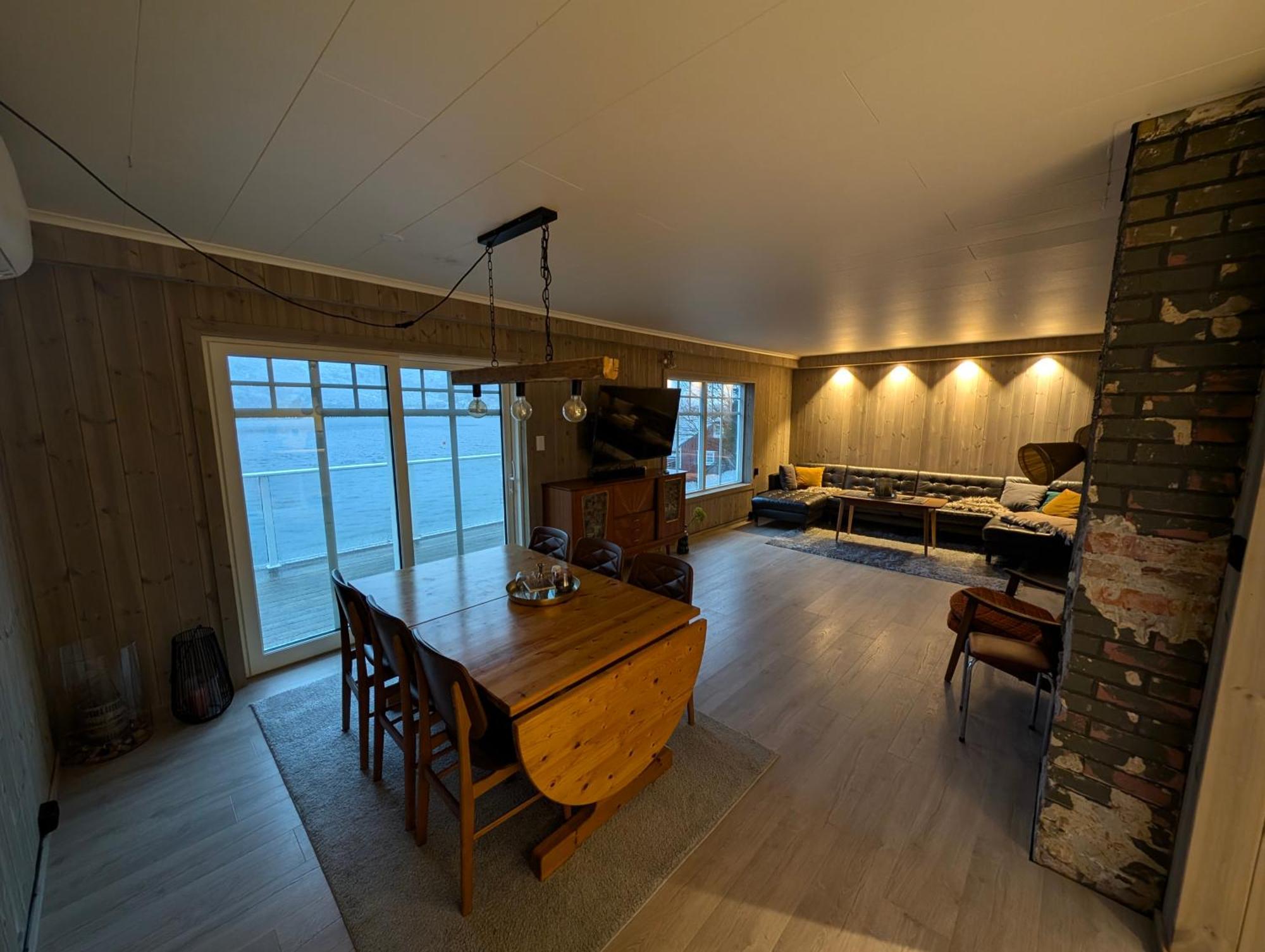Reine Retro Villa - Cozy Villa With A Fantastic View Екстериор снимка