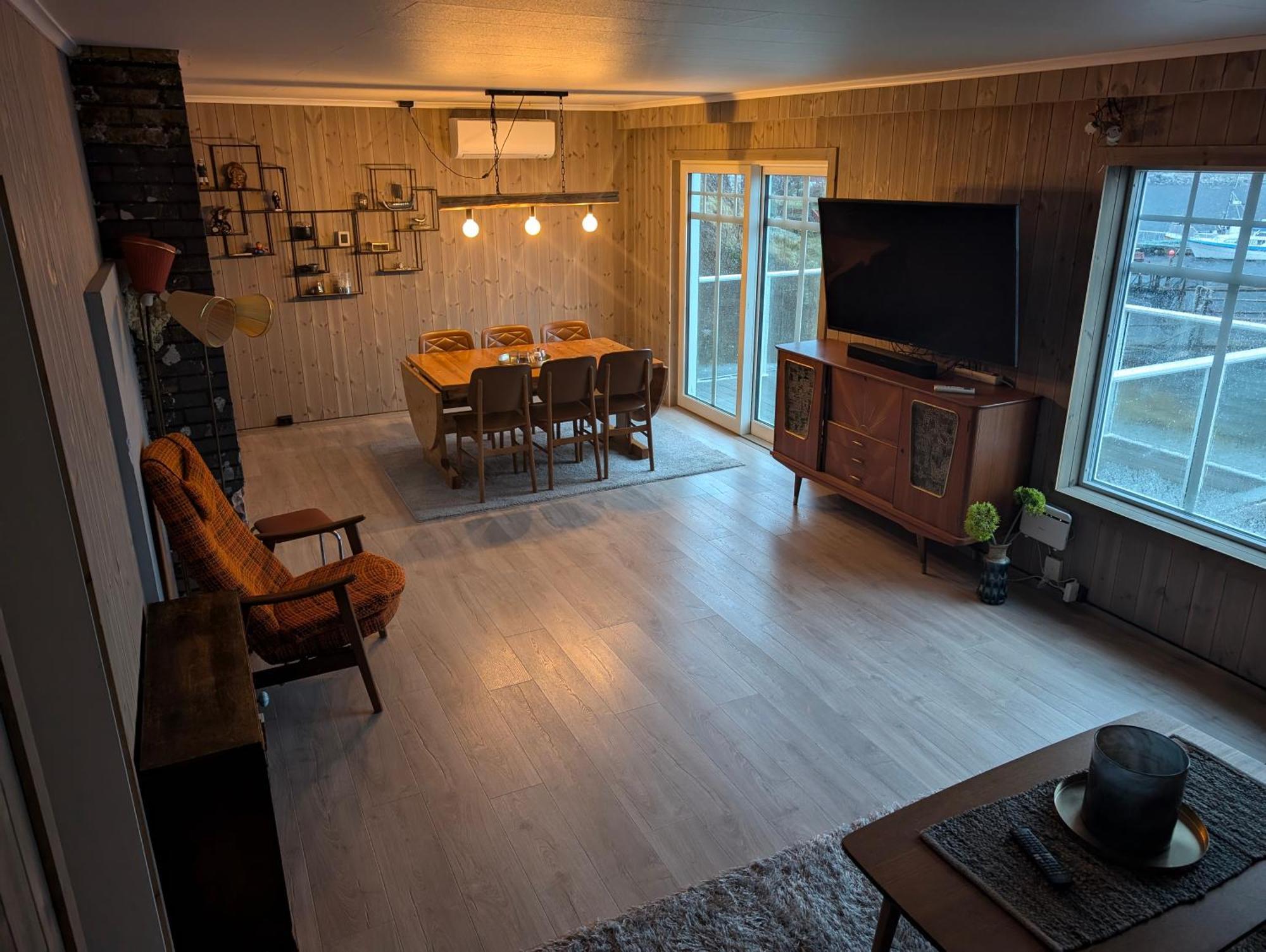 Reine Retro Villa - Cozy Villa With A Fantastic View Екстериор снимка