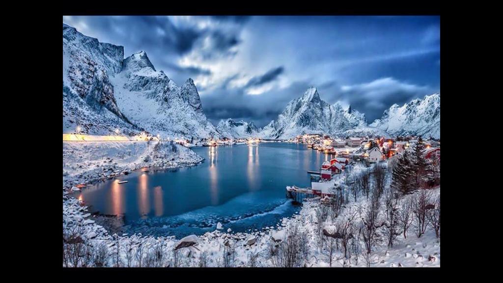 Reine Retro Villa - Cozy Villa With A Fantastic View Екстериор снимка